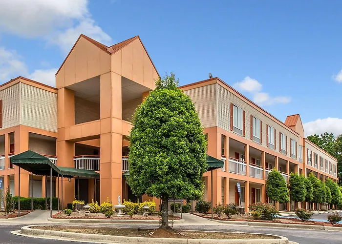 Pet Friendly hotel: Quality Inn Homewood Birmingham I-65