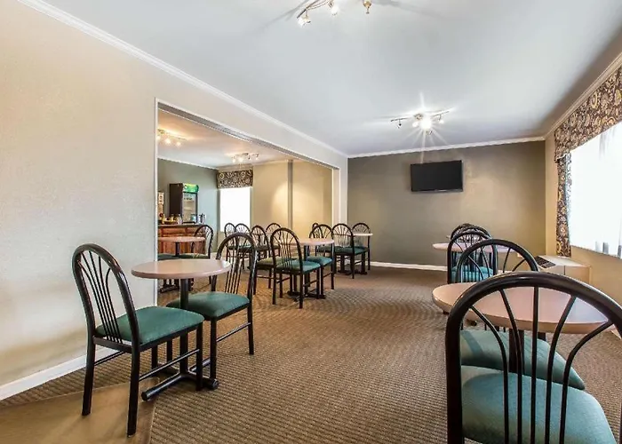 Pet Friendly hotel: Quality Inn Homewood Birmingham I-65